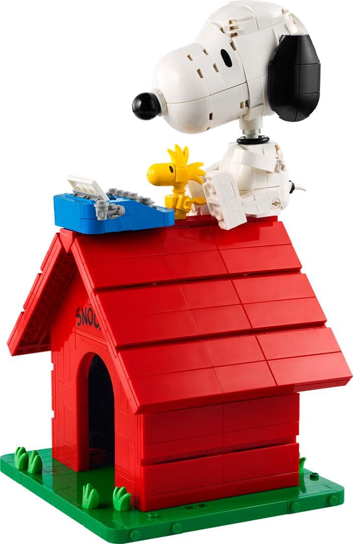 Peanuts: Snoopy's Doghouse collectible