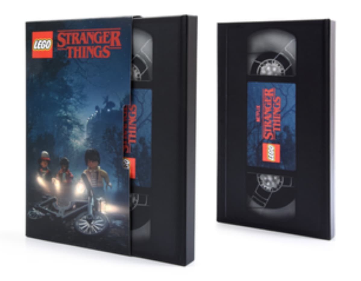Stranger Things Sketchbook collectible